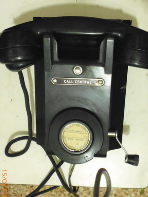 Τηλέφωνο Μανιάτο 1950 μεταχειρισμένο με μανιβέλα
