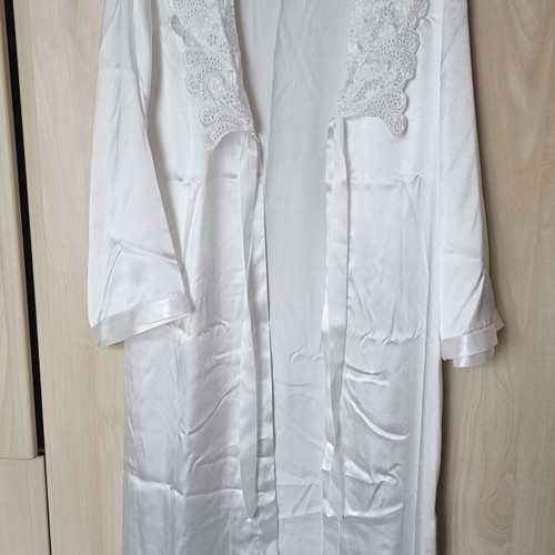 Peignoir white, like new, size M 38 10