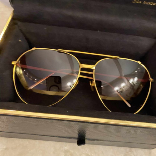 Linda Farrow Luxe oversized aviator sunglasses like new, gold
