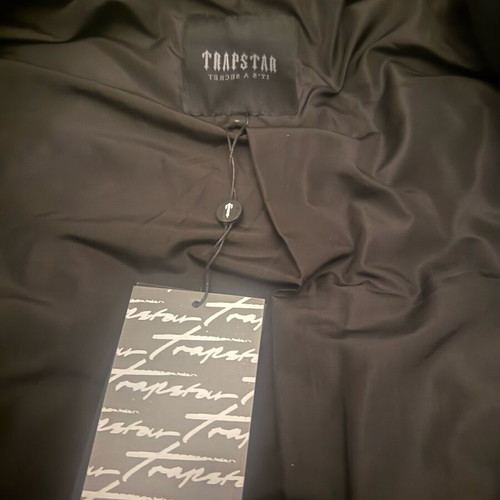 Trapstar Hyperdrive Puffer Jacket like new, small, black