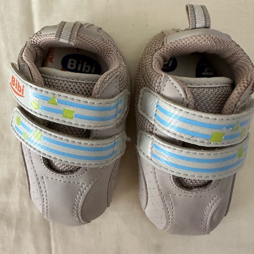 Baby boots size 20 new, soft shoes