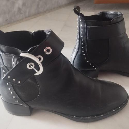 Bershka ankle boots size 39, black