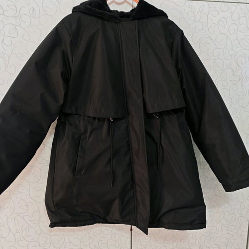 Women's jacket XL used, black with hood and drawstring