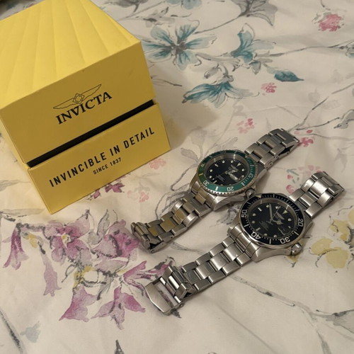 Invicta wristwatches, 2 pieces, green quartz and black automatic