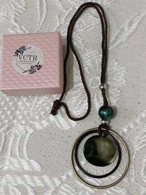 Handmade VCTR necklace pendant like new, multicolored
