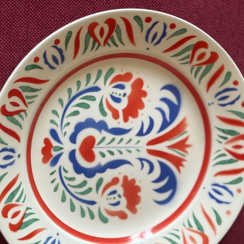 Antique hand-painted wall plate, like new, 23cm diameter
