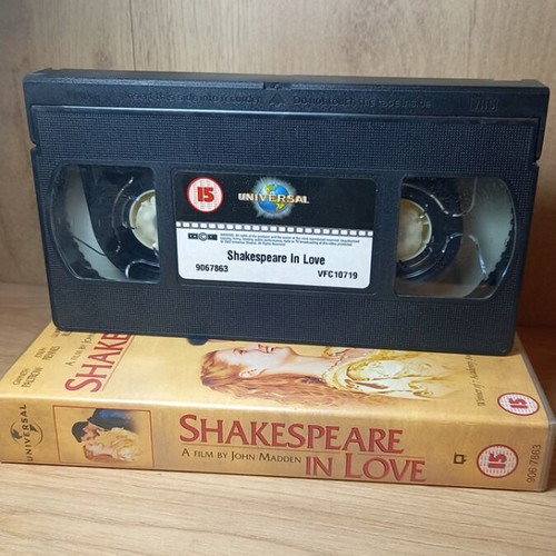 Shakespeare in Love VHS tape, original English edition, no subtitles