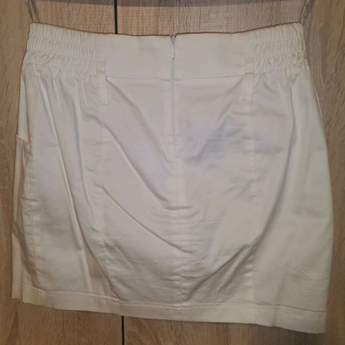 ISO skirt white size M like new