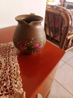 Painted clay vase like new, height 15 cm