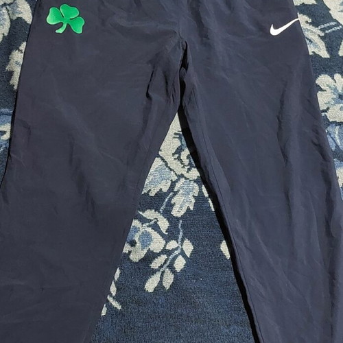 Pao sports pants large like new, authentic