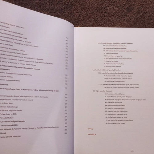 Ayasofya Efsaneleri book like new, Turkish language