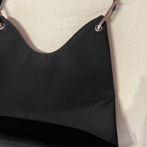 Black Shoulder Bag like new, minimalist 90s style hobo