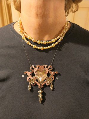 Christian Lacroix women's necklace new