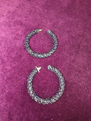 Women's earrings like new with blue crystals