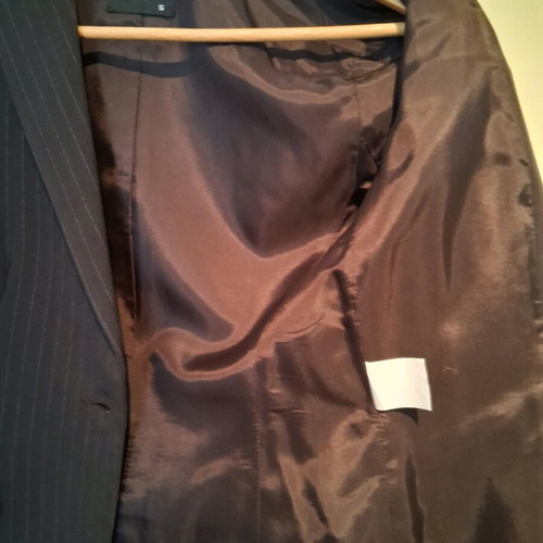 TE QUERO Small suit with fitted jacket and low-rise trousers, like new
