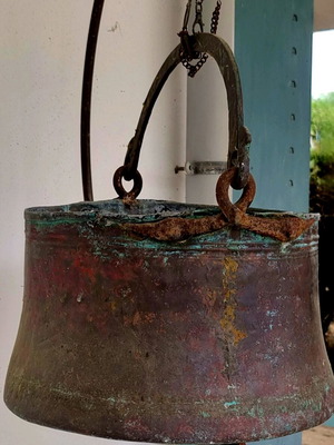 Copper cauldron used, in good condition