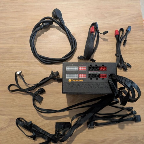Thermaltake Smart SE 730W semi modular power supply