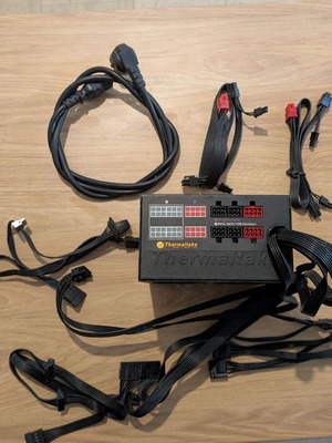 Thermaltake Smart SE 730W semi modular power supply