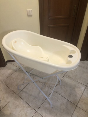 Cangaroo Baby Bathtub with Stand Bubble and Thermometer, Like New, Pink