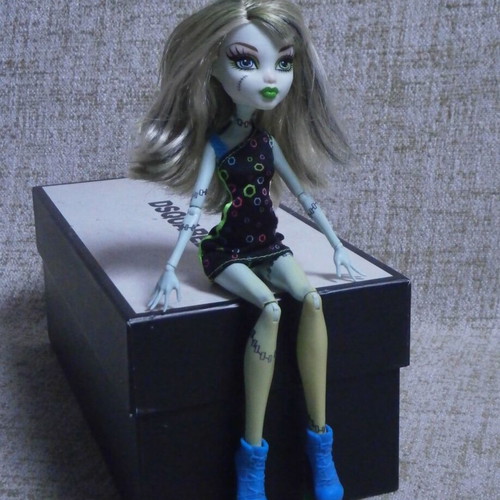 Monster High Frankie Stein Skultimate Roller Maze doll used