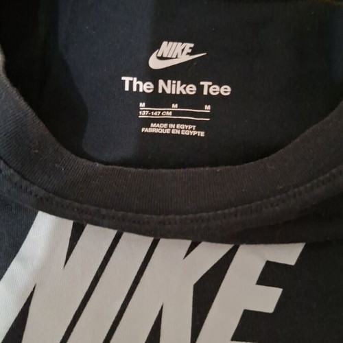 Παιδικό μαύρο T-shirt Nike, μέγεθος M (137–147 cm)