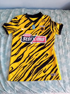 AEK Nike 2022 football jersey like new, size small, collectible