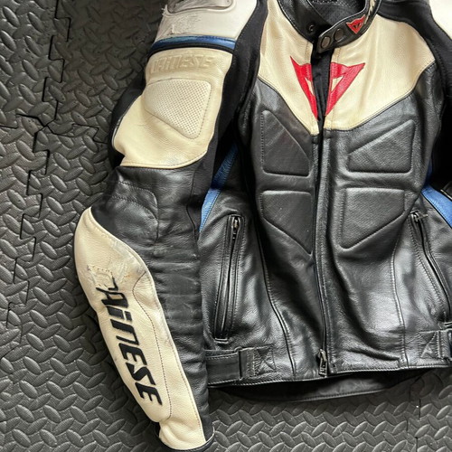 Dainese Avro C2 motorcycle jacket size 50 used