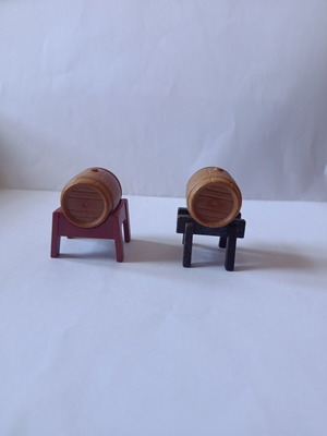 Playmobil barrels with stands like new