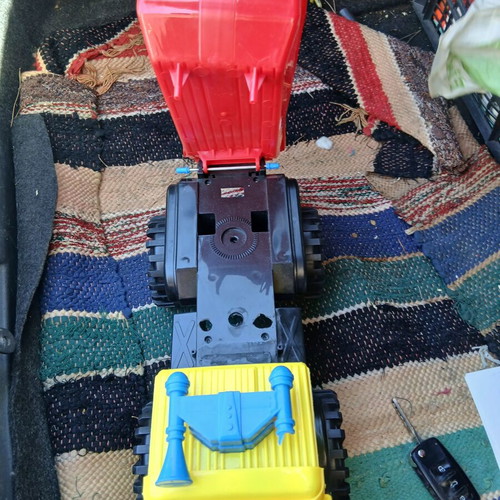 Plastic dump truck used, one horn broken