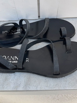 Ioannis leather sandals with glitter, size 37, black