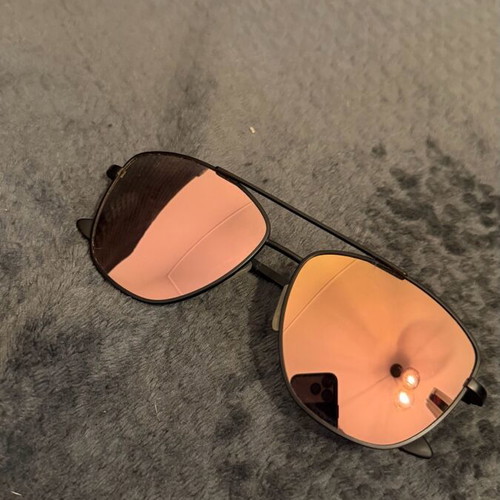 Hawkers Lax sunglasses like new, black frame with pink-gold mirrored lenses