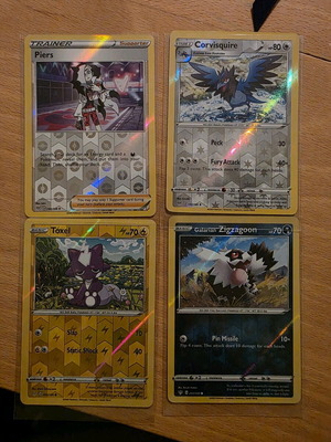 Pokémon reverse Holo cards like new, Toxel, Zigzagoon, Piers, Corvisquire