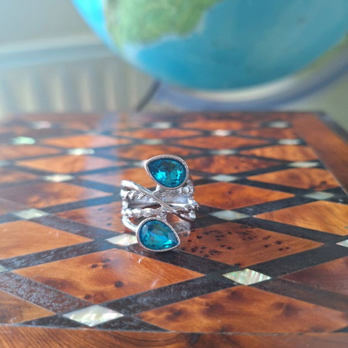 Silver ring like new with blue stones