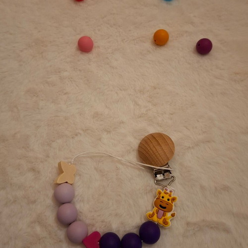 Pacifier clip with BPA-free silicone beads and food-grade silicone