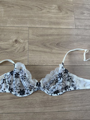 Marks & Spencer Per Una Lingerie 32 C Bra new, black and beige
