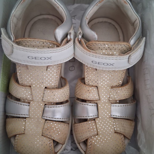 Geox children's sandals size 26 like new, off white light silver