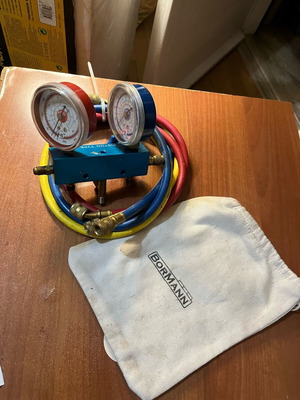Bormann Refrigeration Manifold Case like new with scratches