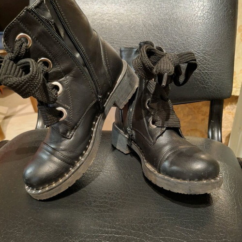 Adam's Shoes leather ankle boots size 36 used with metal details