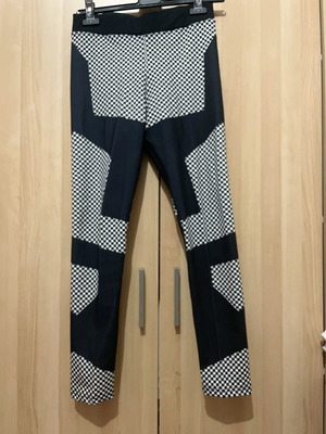 Leggings with checkers pattern like new, black and white