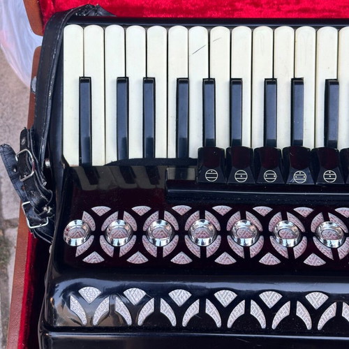Baile Vintage Accordion 34 Keys used with Carrying Case Shanghai China