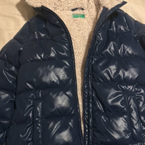 Benetton jacket used waterproof with inner fur and hood