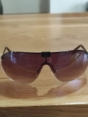 Gucci sunglasses used, white and brown, small scratch