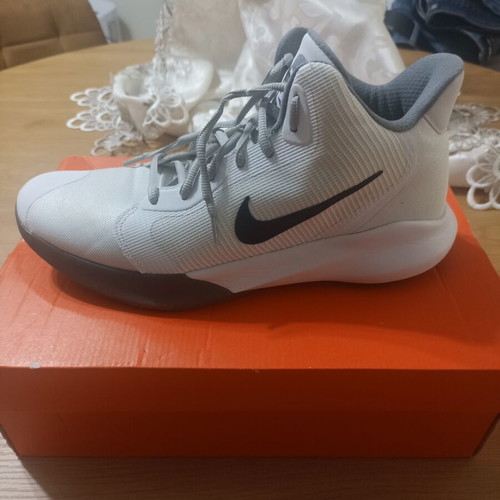 Nike Precision 3 athletic shoes like new, size 44, white and gray