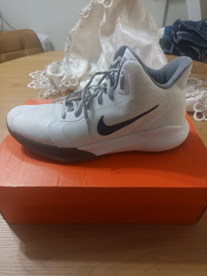 Nike Precision 3 athletic shoes like new, size 44, white and gray