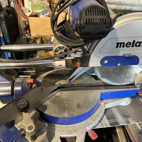 Metabo KGS305 miter saw like new with wood and aluminum blades