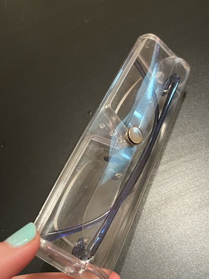 Unisex glasses used for myopia