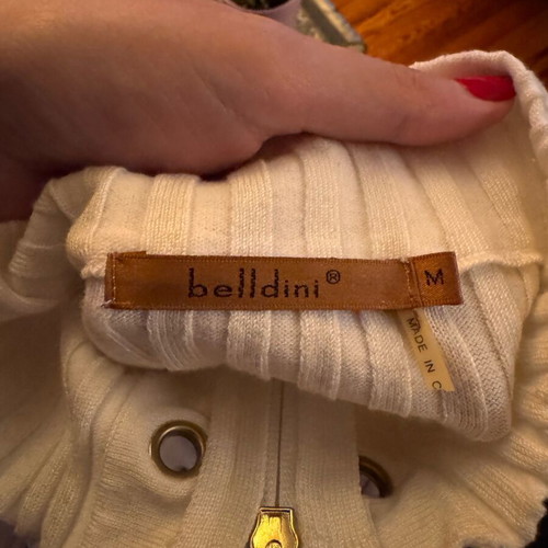 White cardigan with gold details, like new, viscose