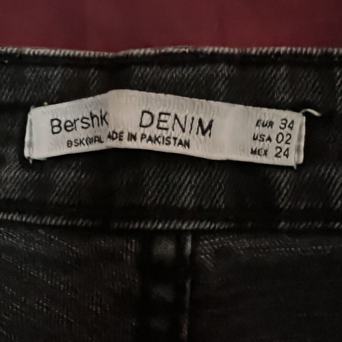 Bershka black denim shorts size 34 like new