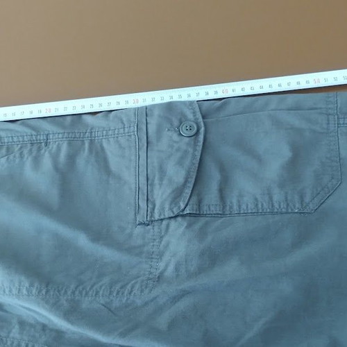 Marks & Spencer Blue Harbour men's cargo shorts, size 34, khaki