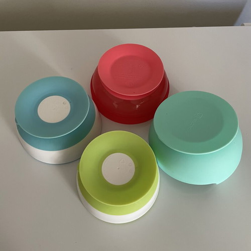 Children's bowls with suction cups like new